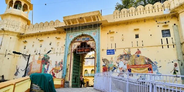 Nathdwara Shreenathji Temple Tour from Udaipur